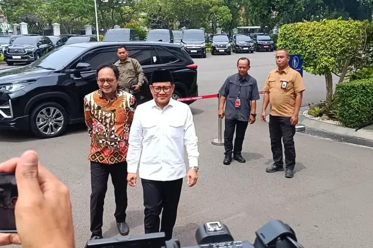 Prabowo dan Ketum Parpol Santap Siang di Istana, Ridwan Kamil Ngobrol Bareng Jokowi di Solo