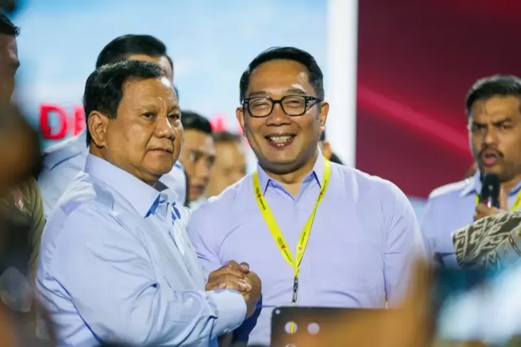 Presiden Prabowo Mengajak Ridwan Kamil Berjoget dan Bernyanyi di Atas Panggung saat Acara Deklarasi GSN, Suasana Semakin Meriah!