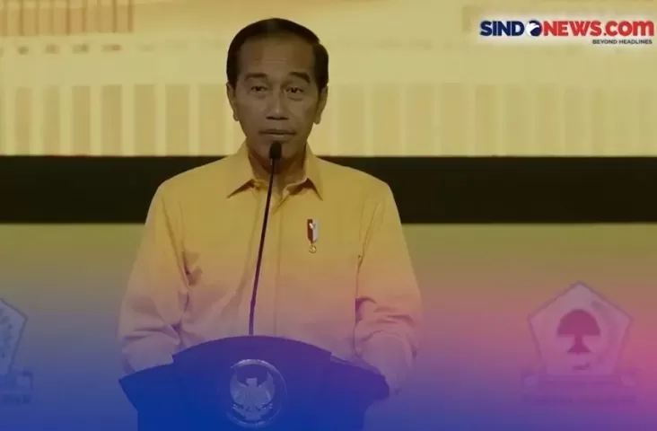 "Jokowi Merayakan Ulang Tahun ke-60 Golkar, Apakah Banteng Berubah Jadi Pohon Beringin?"