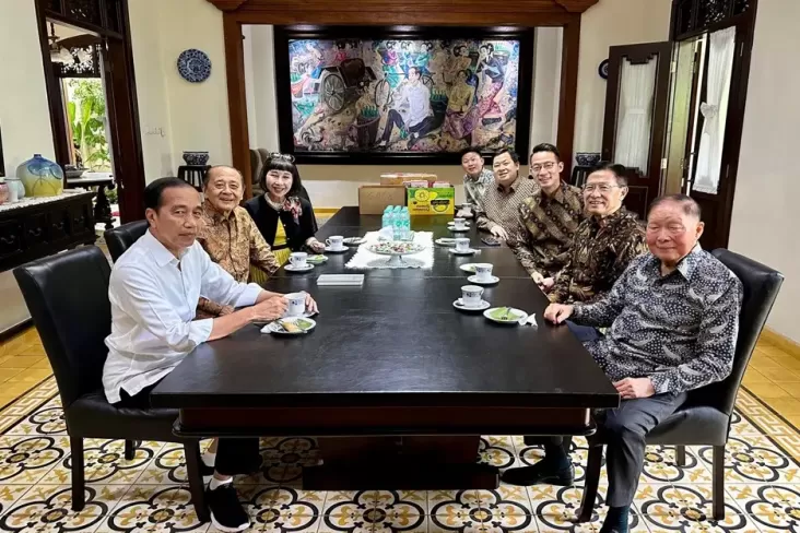 Keluarga Mochtar Riady Diterima Hangat oleh Jokowi di Solo, Ada Cerita Apa?