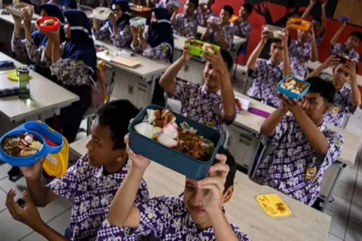 Begini Arahan Prabowo Agar Rencana Makan Bergizi Gratis Gerakkan Kondisi Keuangan Desa