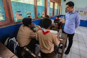 Isu Gibran Masuk Golkar lewat MKGR, Ini adalah Respons Bahlil Lahadalia