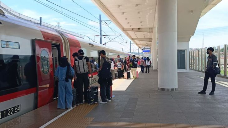 KCIC Jual 370.000 Tiket Kereta Kilat Whoosh Saat Libur Nataru
