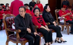 Hadiri HUT Ke-52 PDIP, Megawati Didampingi Prananda dan juga Hasto Kristiyanto