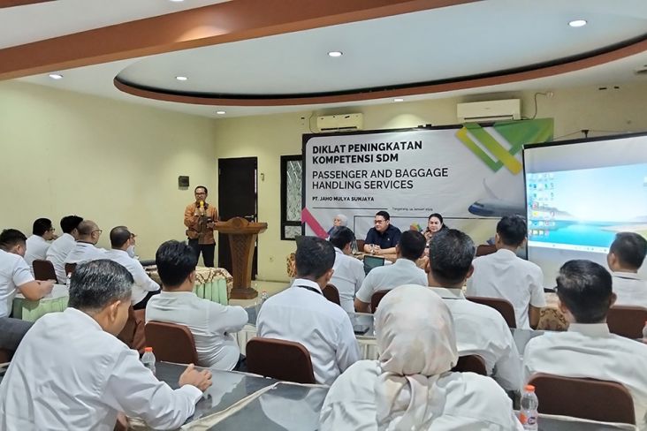 Menyusun Kompetensi Personil Pelayanan Penumpang lalu Bagasi Bandara Soetta