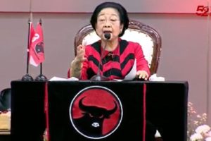 Momen Megawati Tertawa Sebut Ada yang tersebut Mau Jadi Ketum PDIP