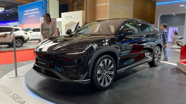 BYD Sealion 7 Meluncur pada IIMS 2025, Harga Mulai Rp629 Juta
