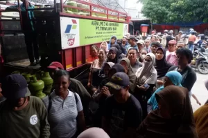 Prabowo Instruksikan Kementerian ESDM Aktifkan Lagi Pengecer LPG 3 Kg