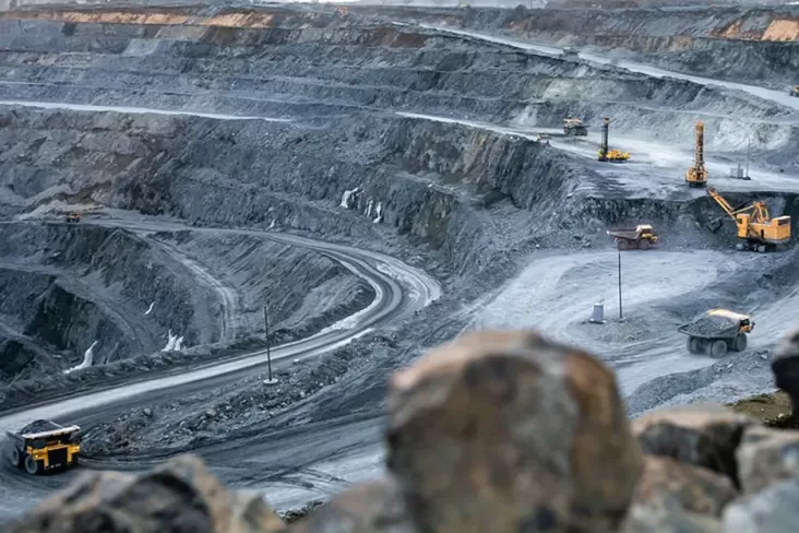 Trump Incar Harta Karun Logam Tanah Jarang tanah negeri Ukraina Sebagai Ganti Support Amerika Serikat