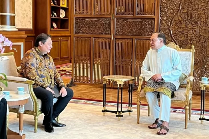 Airlangga Temui Anwar Ibrahim Merespons Kebijakan Trump