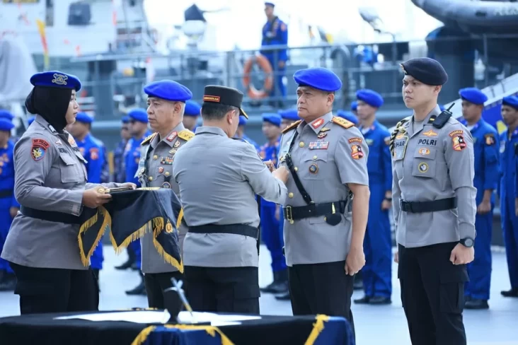 Pimpin Sertijab, Komjen Pol Fadil Imran Harap Polairud Semakin Tangguh Hadapi Ancaman Laut lalu Atmosfer