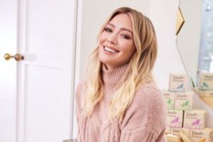Hilary Duff kembali bermusik setelahnya 10 tahun lewat lagu “Mature”
