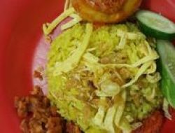 Nasi Kuning Pungkur 216: Rasa Legendaris yang Selalu Dinanti di Bandung