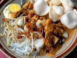 Mencicipi Ketoprak Jakarta: 10 Tempat Legendaris yang Disukai Banyak Orang