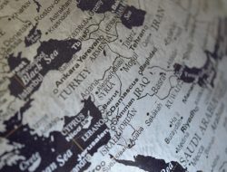 30 Tahun Berlalu, Mengapa Amerika Masih di Timur Tengah?
