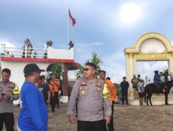 Pantai Lampung Selatan Kehilangan Setengah Pengunjung
