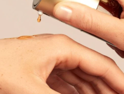 6 Serum Wajah Terbaik 2025 untuk Kulit Berminyak hingga Anti-Aging