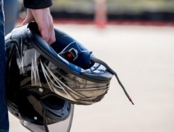 Nyaman dan Segar: 7 Tips Cegah Helm Bau Keringat