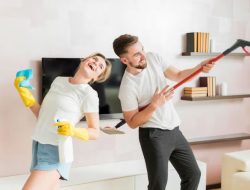 Orang yang Bersihkan Rumah Sebelum Liburan Punya 8 Sifat Langka Ini, Kata Psikologi