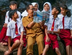 Guru Honorer Muda di Sragen Tunda Nikah dan Beternak demi Bertahan dengan Gaji Rp 500.000/Bulan