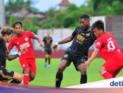 Skor 0-0 Babak Pertama PSIS Semarang vs Persela, Perjuangan Mahesa Jenar dengan 10 Pemain