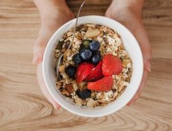 6 Makanan Penting untuk Ibu Menyusui Agar Bayi Cerdas