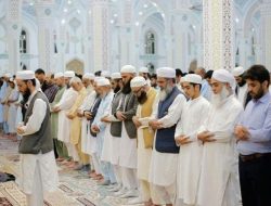 Niat Sholat Tarawih dan Witir dalam Bahasa Arab, Latin, dan Artinya