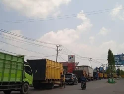 Jalan rusak picu kemacetan panjang di Muara Bulian Jambi