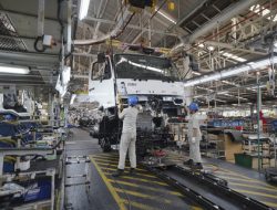 DIPO Group Tanda Tangani Kontrak 20.600 Truk 6 Roda untuk Agrinas Rp 10,83 T