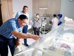 Luhut Binsar Rayakan Kelahiran Cucu ke Delapan di Surabaya