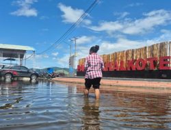 Bupati Jayapura Bersihkan Sungai Jaifuri untuk Cegah Banjir Danau Sentani